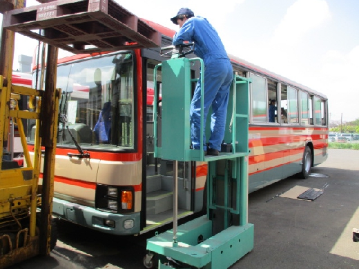 高所作業車